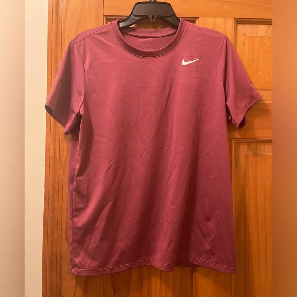 Nike dry fit shirt. Size medium